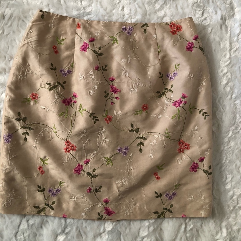 Silk Club Collections Multi Color Floral Embroidered Mini Pencil Skirt 14P